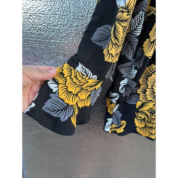 CARMEN MARC VALVO WOMAN BLOUSE SIZE 2X FLORAL PRINT RUFFLE PULLOVER TOP - Picture 3 of 7